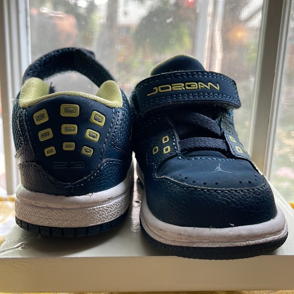 Nike Jordan Toddler Blue Leather Sneakers - Picture 5 of 5